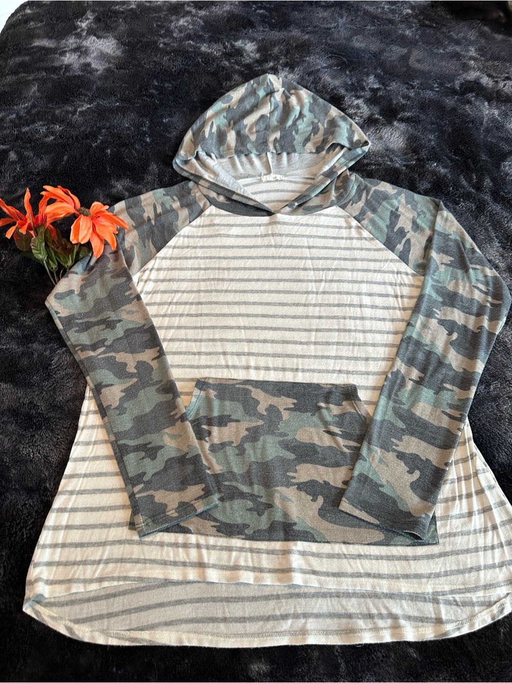 Women’s Camo 3/4 Sleeve Shirt Gray Stripe With Hood